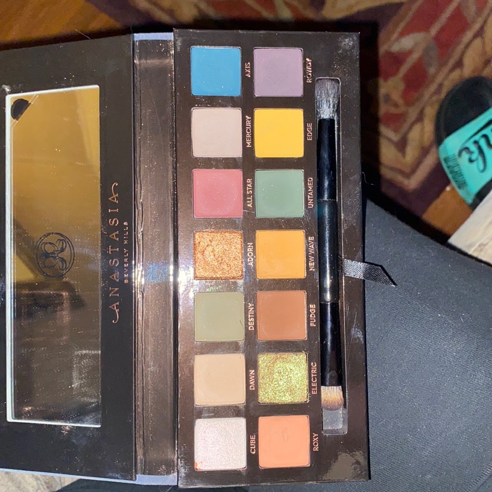 ABH subculture eyeshadow palette